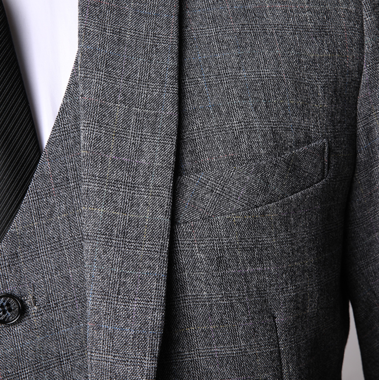 Élégance Masculine | Costume Trois Pièces en Tweed avec Gilet Intégré | Charisme et Style 2