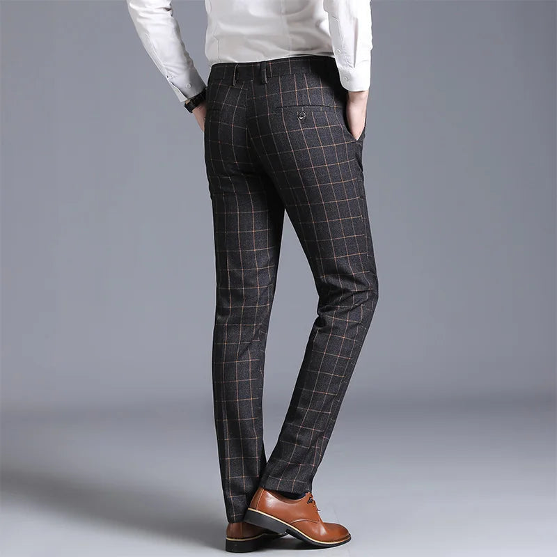 Pantalon Homme Tailleur à Carreaux avec Coupe Ajustée | Élégance Polyvalente pour Professionnels 10